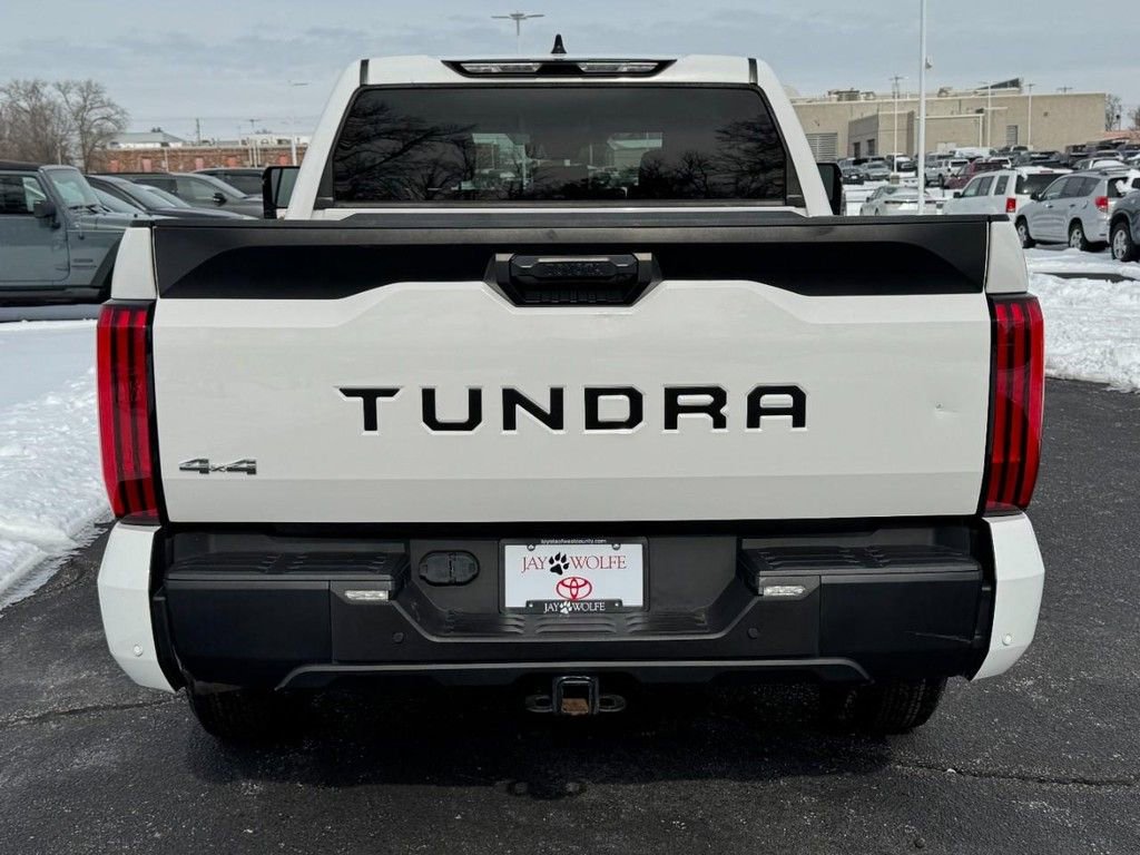 Used 2022 Toyota Tundra SR5 w/ SR5 Convenience Package image 7