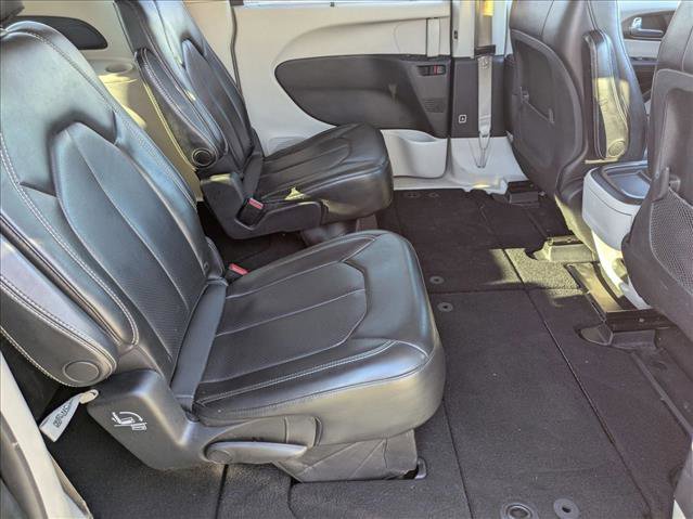 Used 2020 Chrysler Voyager Lxi image 19