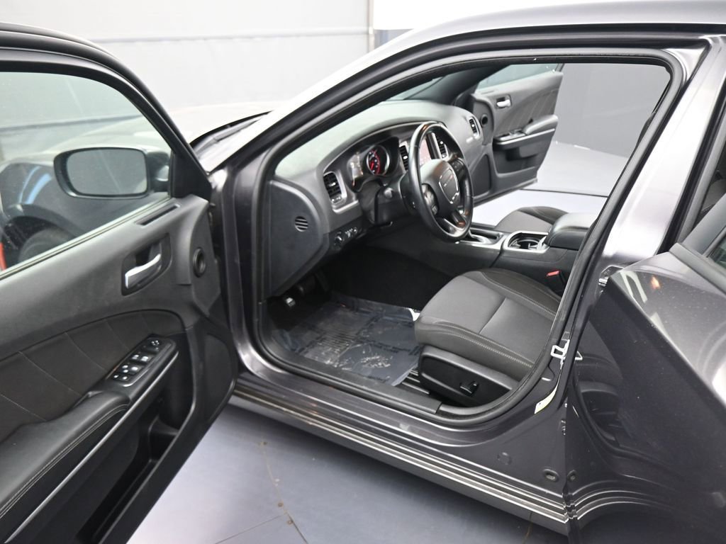Used 2020 Dodge Charger SXT image 40