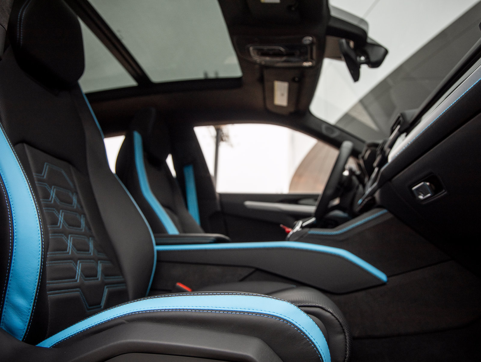 Used 2025 Lamborghini Urus S AWD/4WD image 45