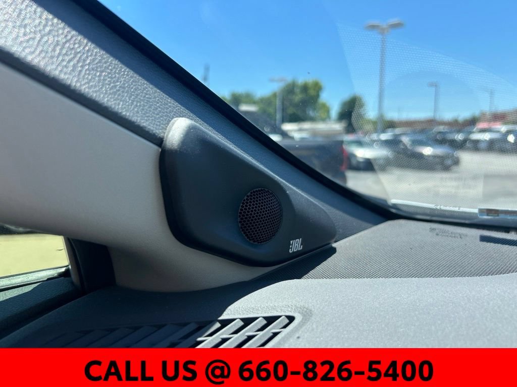 Used 2023 Toyota Prius Limited w/ Limited Premium Package FWD image 22