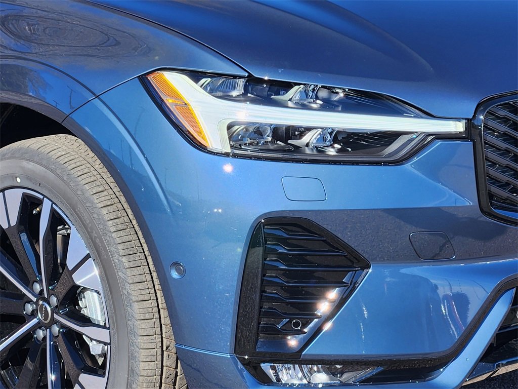 New 2026 Volvo XC60 B5 Plus w/ Climate Package image 27