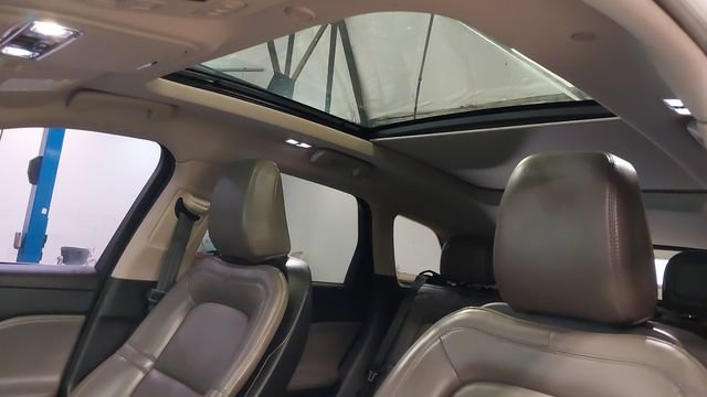 Used 2025 Lincoln Corsair AWD w/ Equipment Group 101A image 28