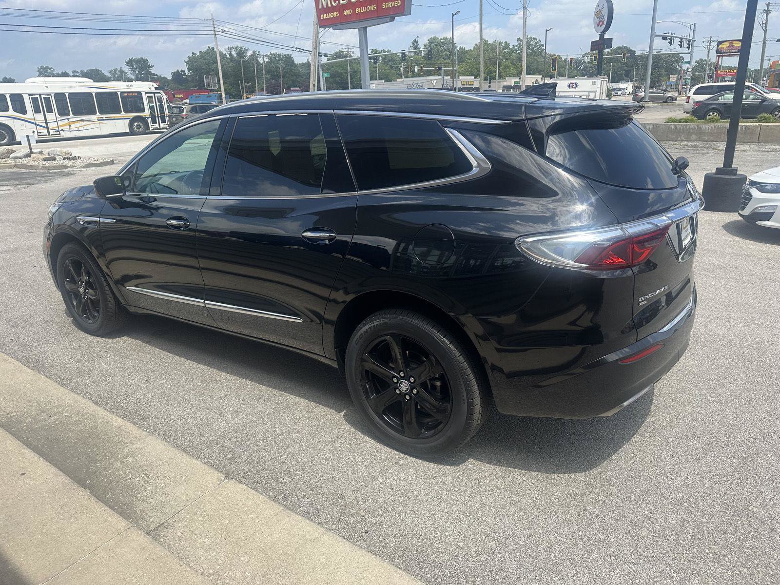 Used 2023 Buick Enclave Essence w/ Experience Buick Package AWD/4WD image 9