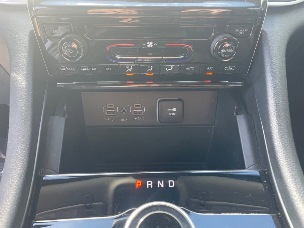 Used 2023 Jeep Grand Cherokee Laredo X image 19