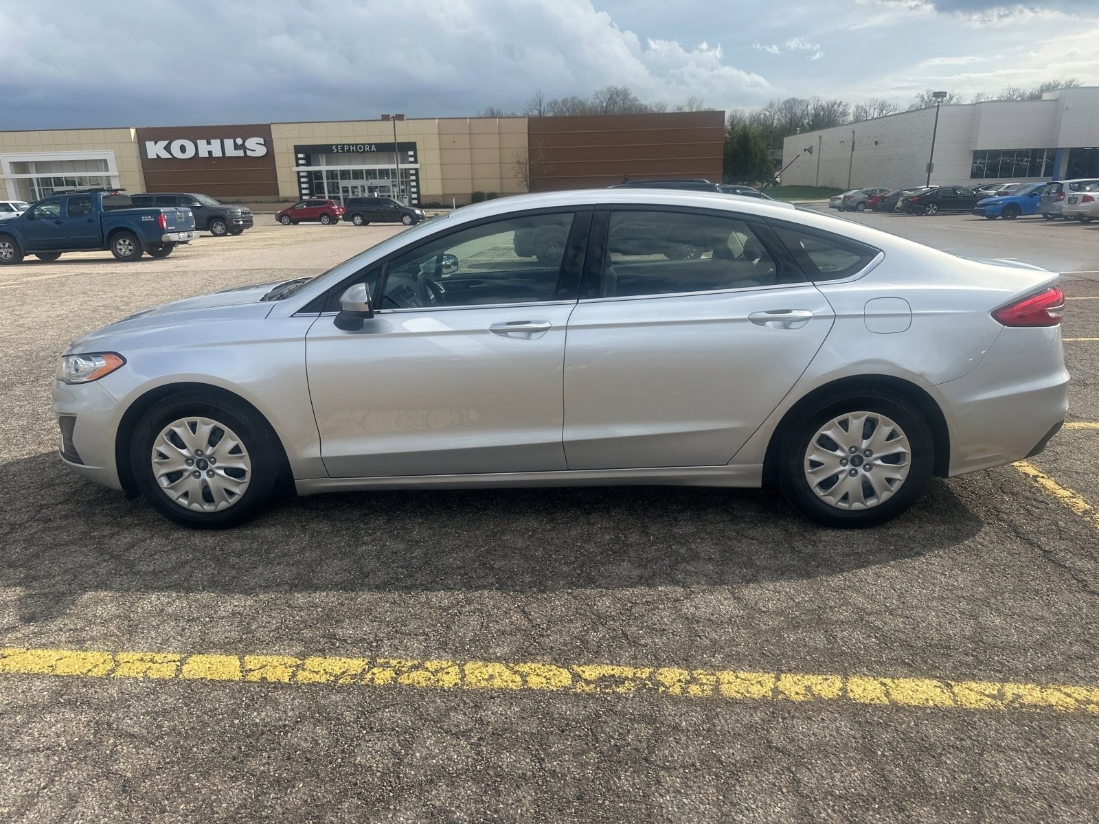 Used 2019 Ford Fusion S image 9