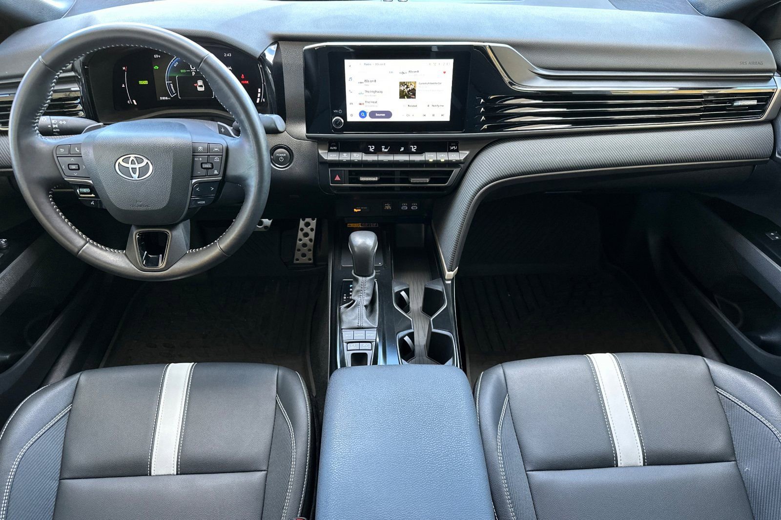 Used 2025 Toyota Camry SE FWD image 13
