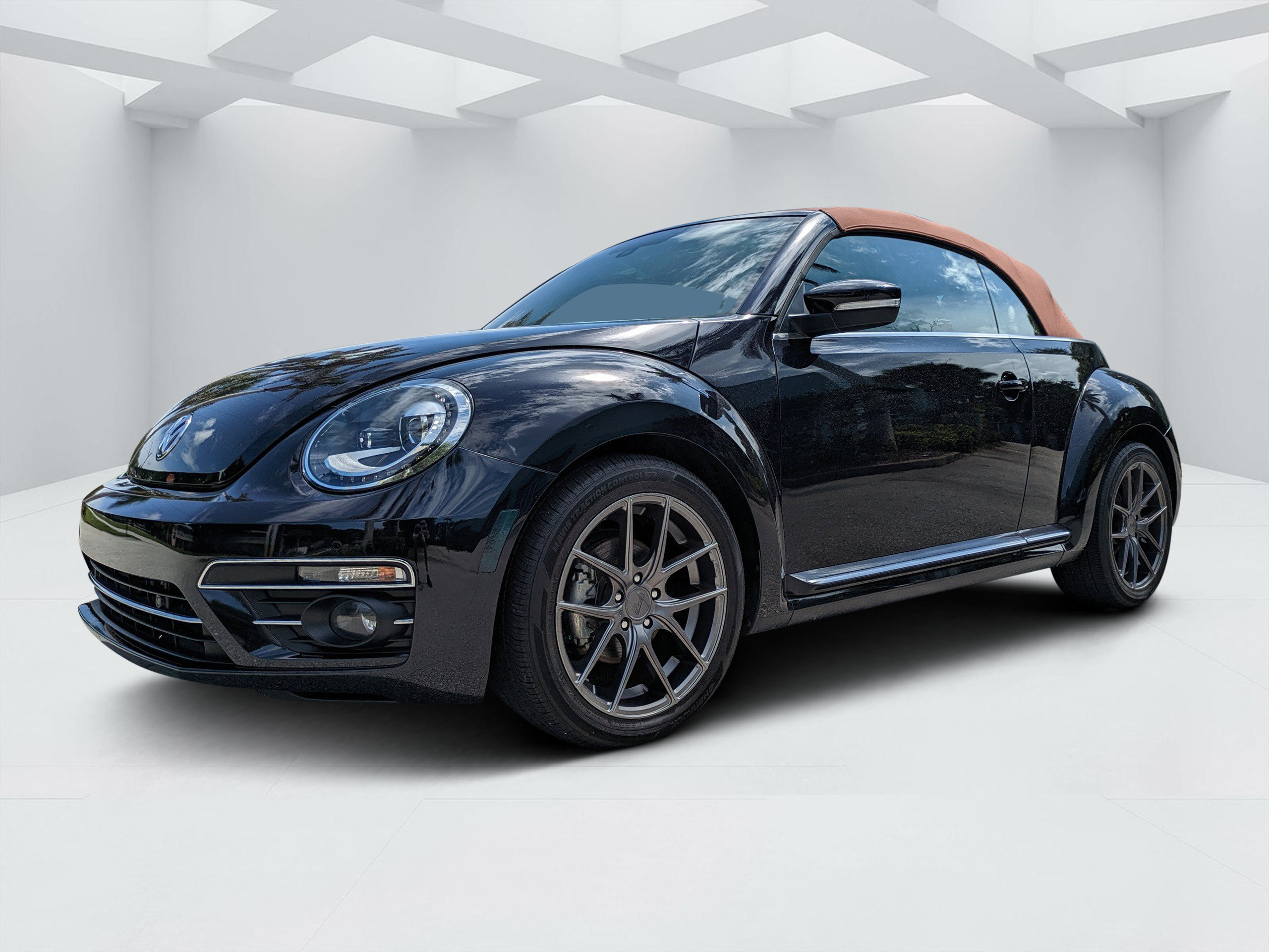 Used 2019 Volkswagen Beetle 2.0T S FWD image 7