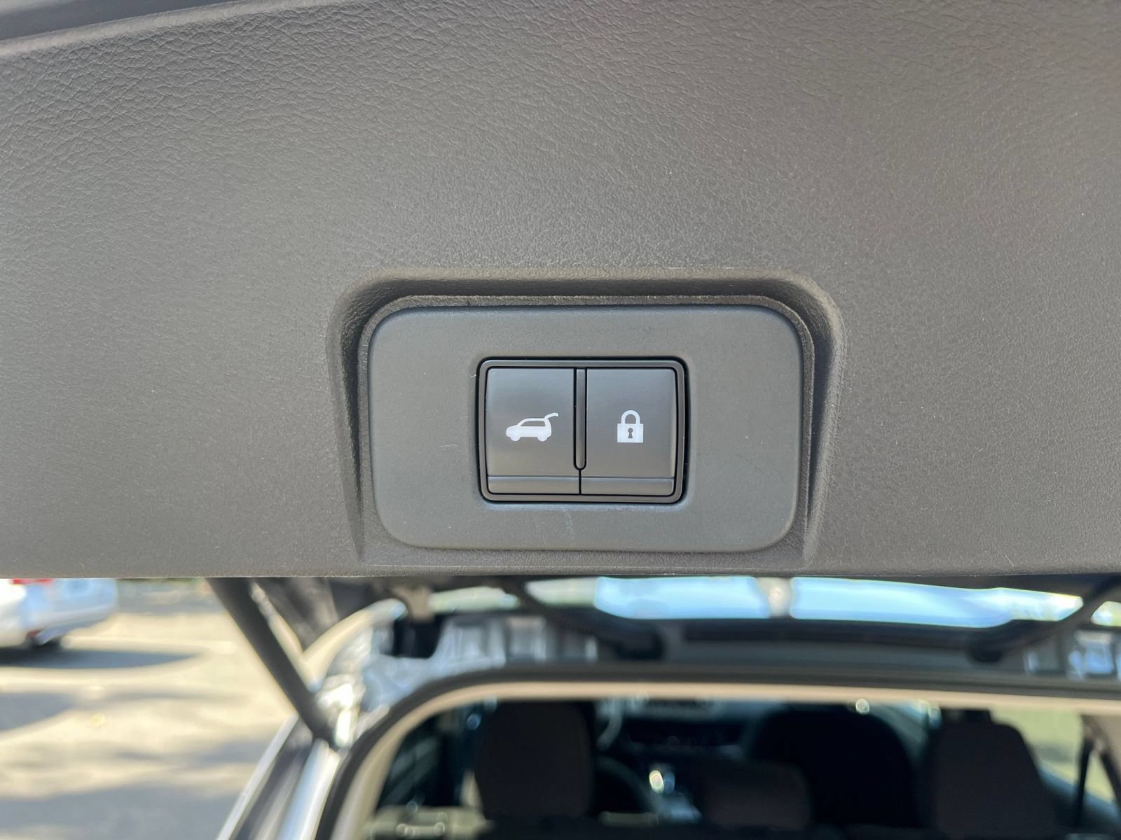 Used 2025 Nissan Rogue SV AWD/4WD image 23
