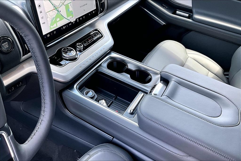 New 2026 Ford Expedition Active RWD image 8