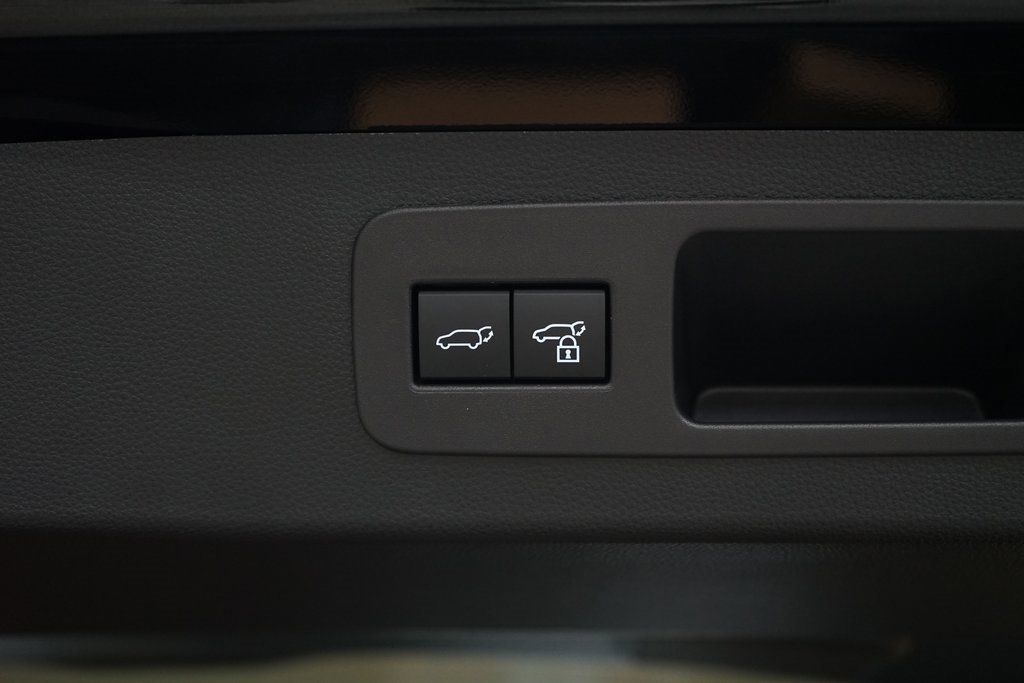 Used 2026 Lexus LX 600 4WD w/ Luxury Package image 38