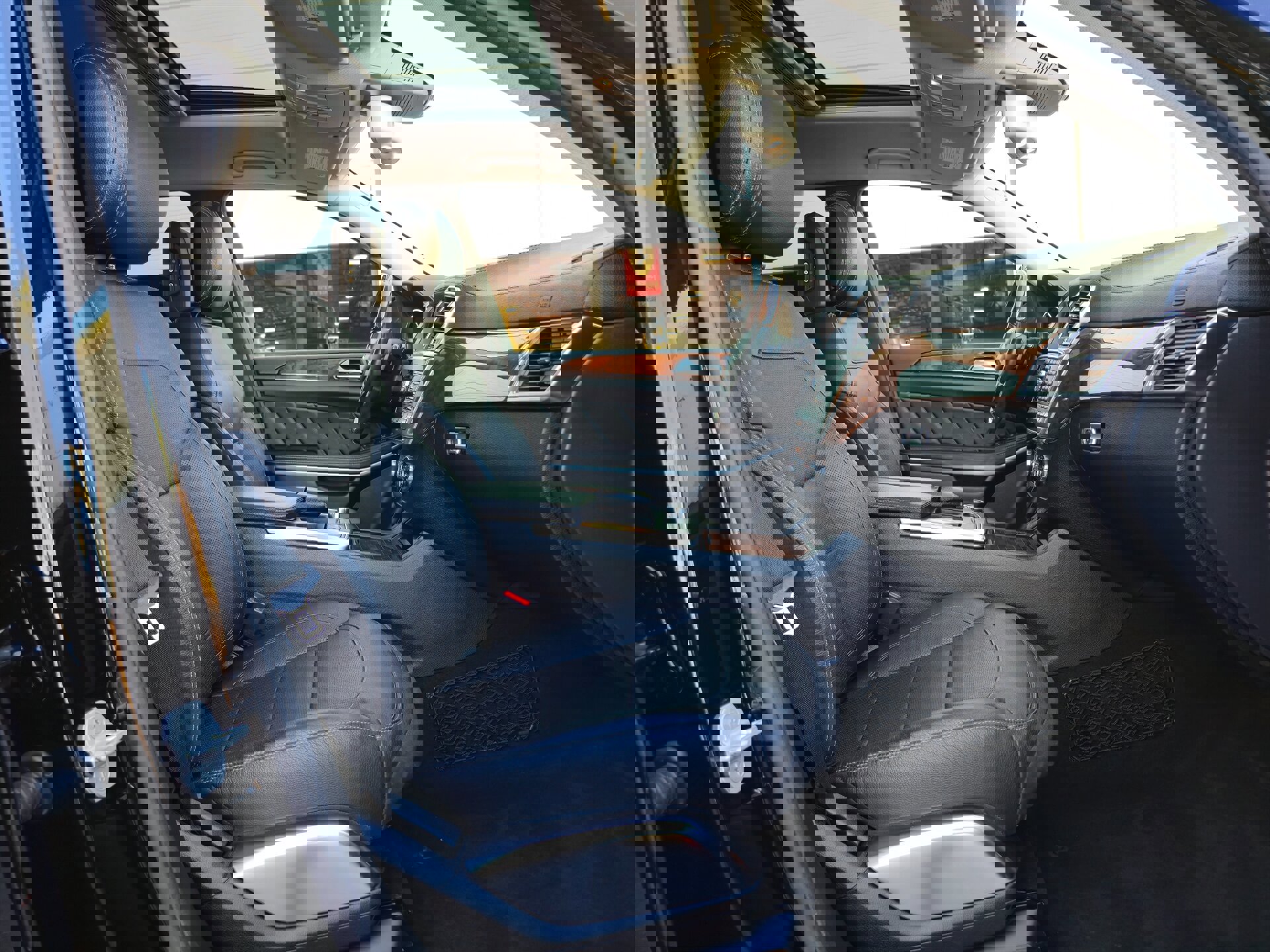 Used 2015 Mercedes-Benz GL 550 4MATIC image 22