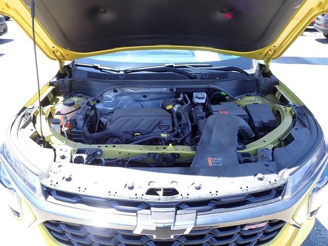 Used 2024 Chevrolet Trax RS w/ Sunroof Package FWD image 13
