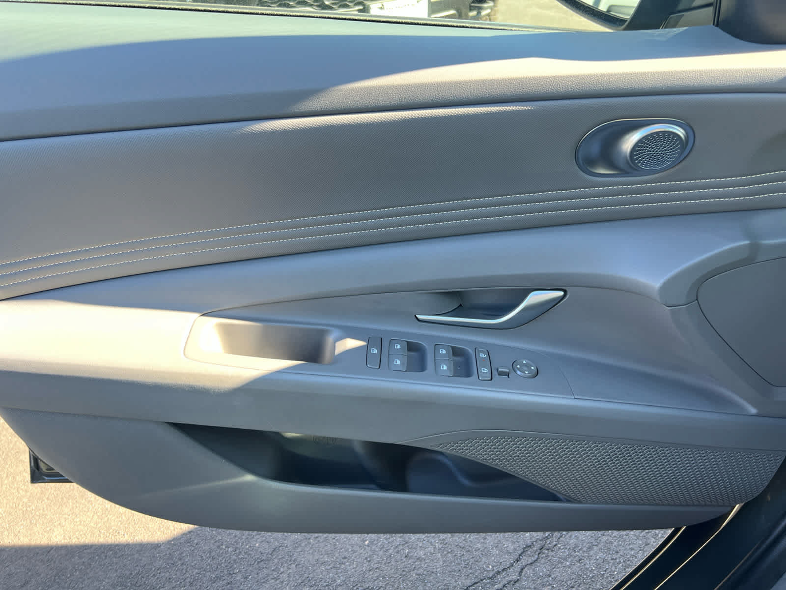 Used 2025 Hyundai Elantra Sport FWD image 13
