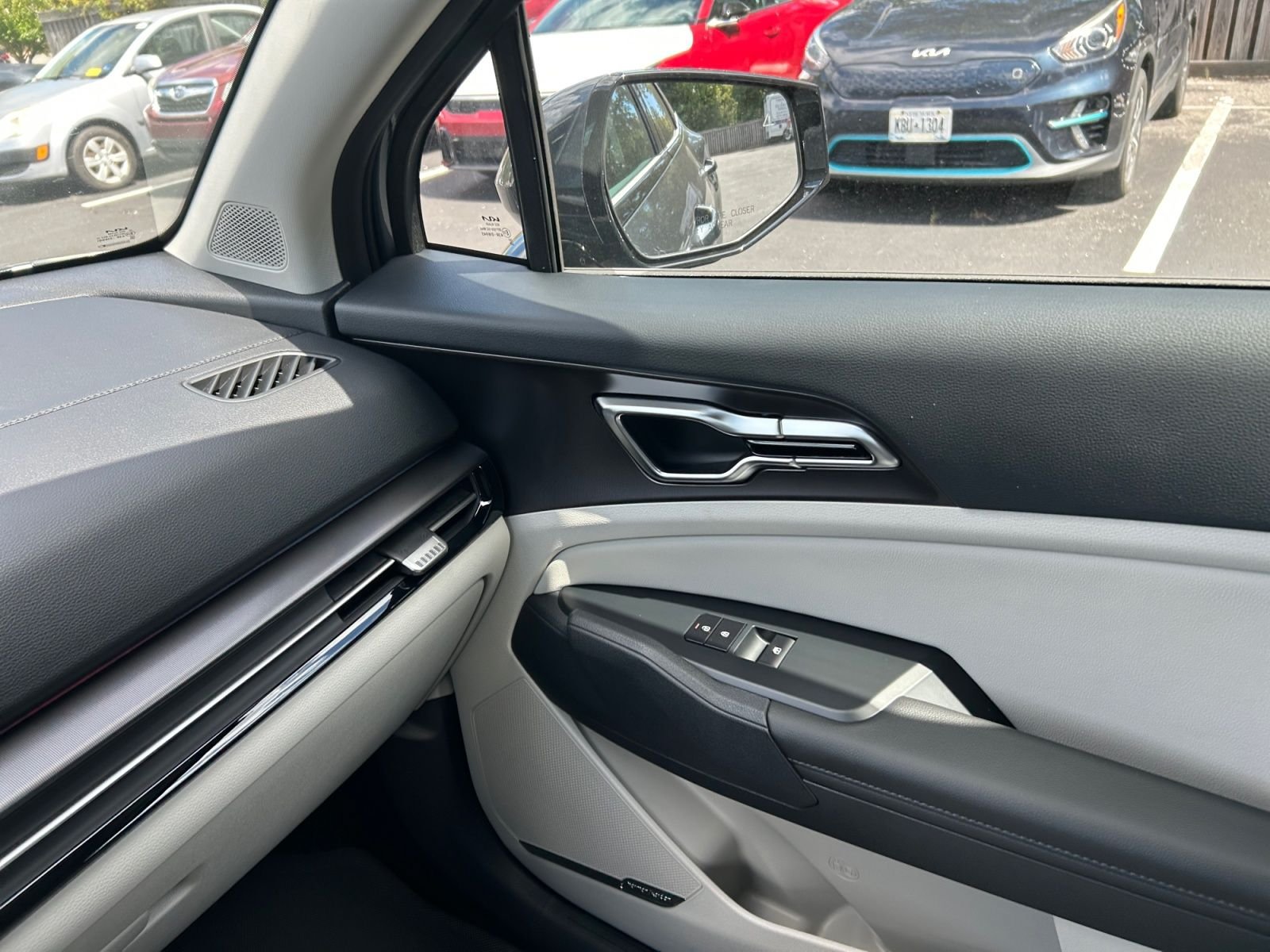 New 2027 Kia Sportage SX Prestige AWD/4WD image 17