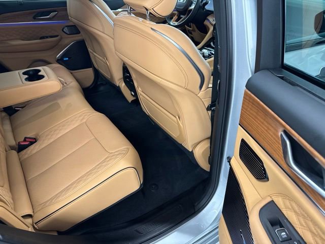Used 2025 Jeep Grand Cherokee Summit AWD/4WD image 30