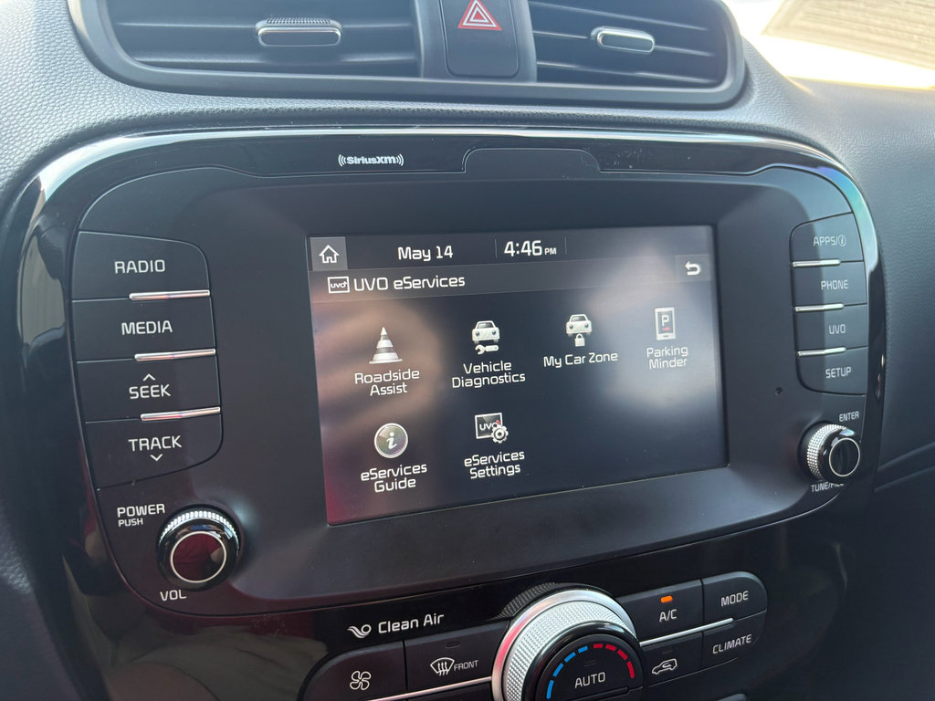Used 2018 Kia Soul ! FWD image 3