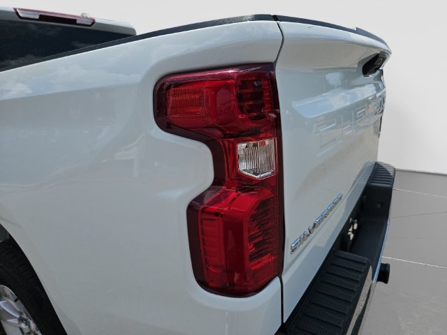 Used 2025 Chevrolet Silverado 1500 LT RWD image 38