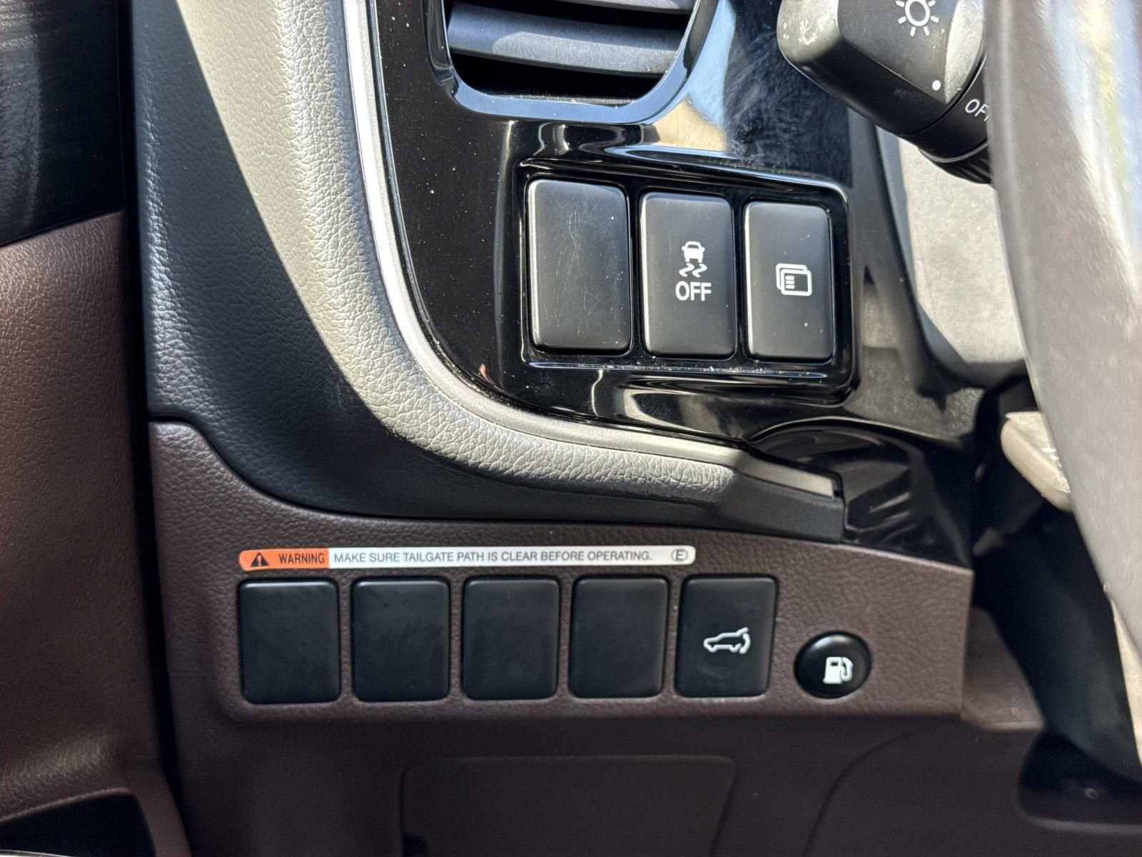 Used 2018 Mitsubishi Outlander 4WD Plug-In Hybrid image 19