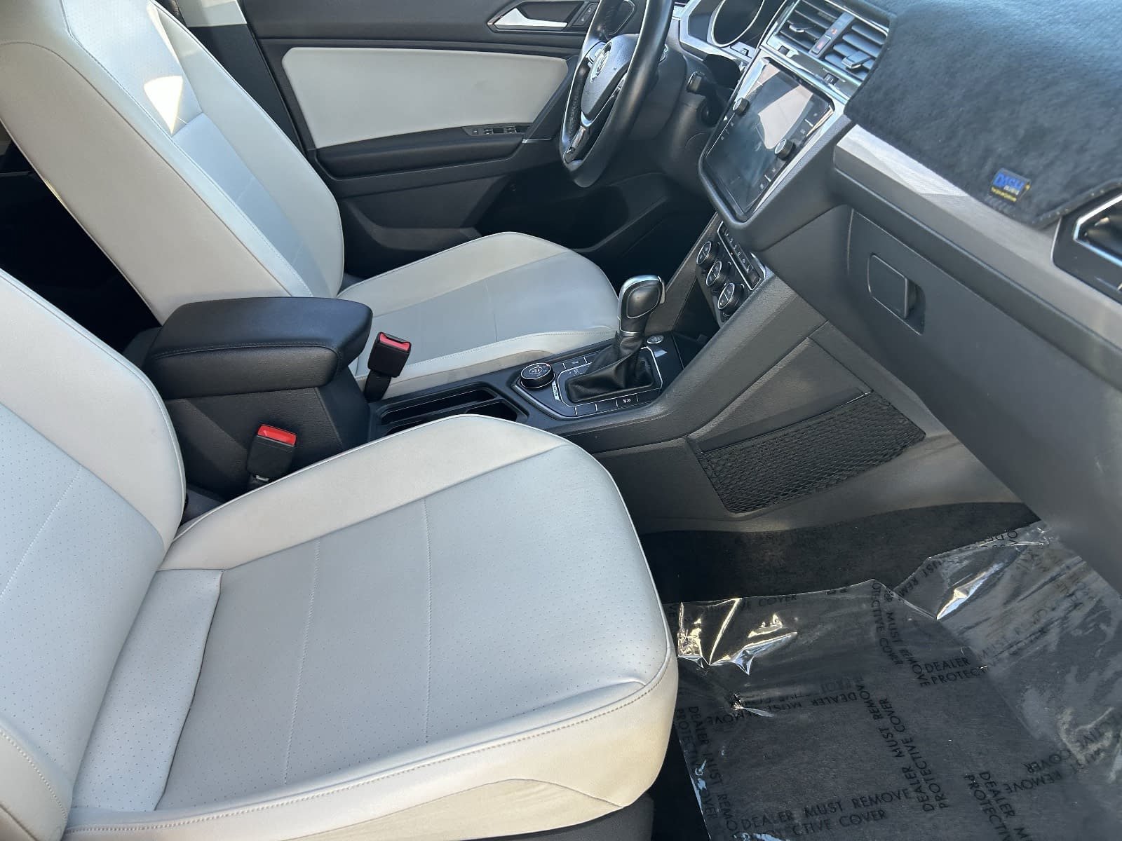 Used 2018 Volkswagen Tiguan SE AWD/4WD image 14