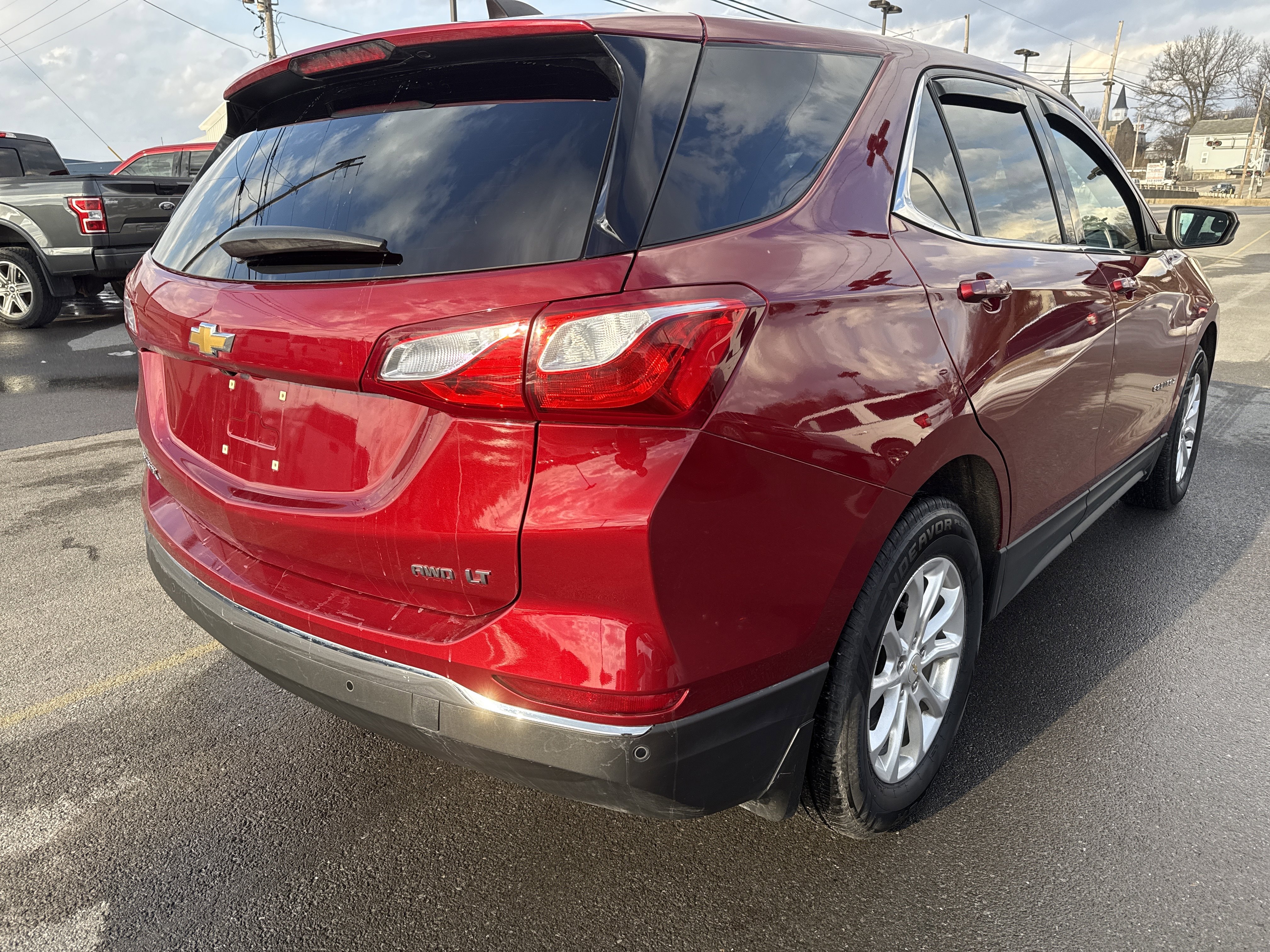 Used 2020 Chevrolet Equinox LT image 2