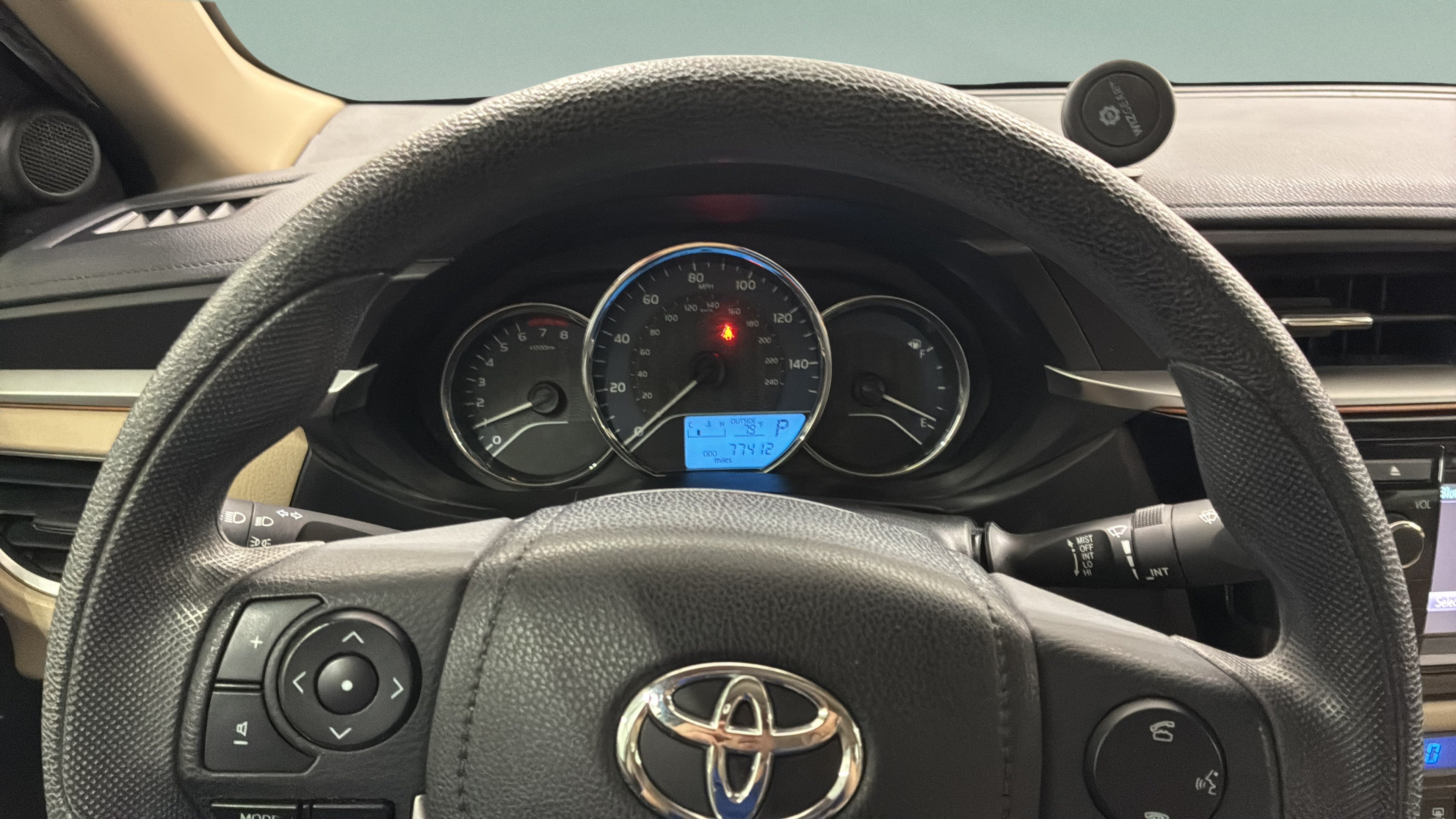 Used 2014 Toyota Corolla LE FWD image 24