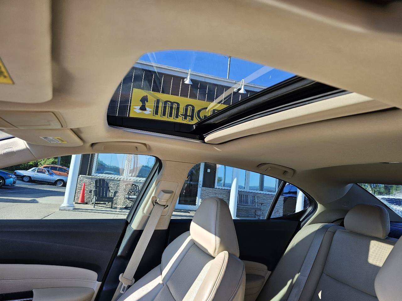 Used 2016 Acura TLX w/ Technology Package FWD image 11