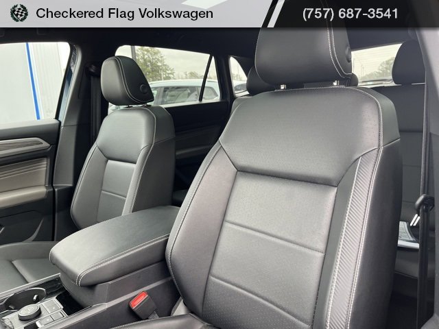 Used 2023 Volkswagen Atlas Cross Sport SE w/ Panoramic Sunroof Package image 21