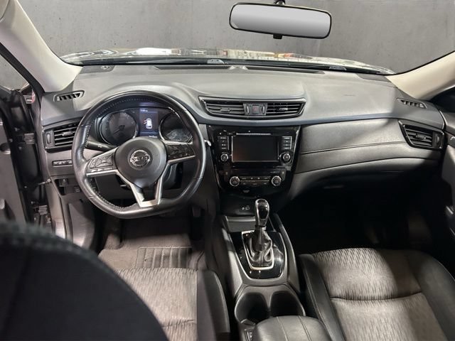 Used 2018 Nissan Rogue SV AWD/4WD image 2
