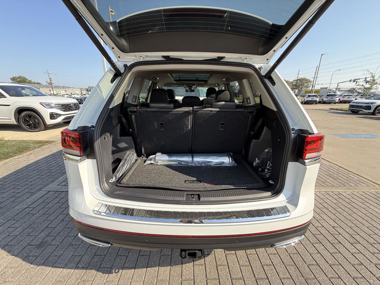 New 2026 Volkswagen Atlas SE image 9