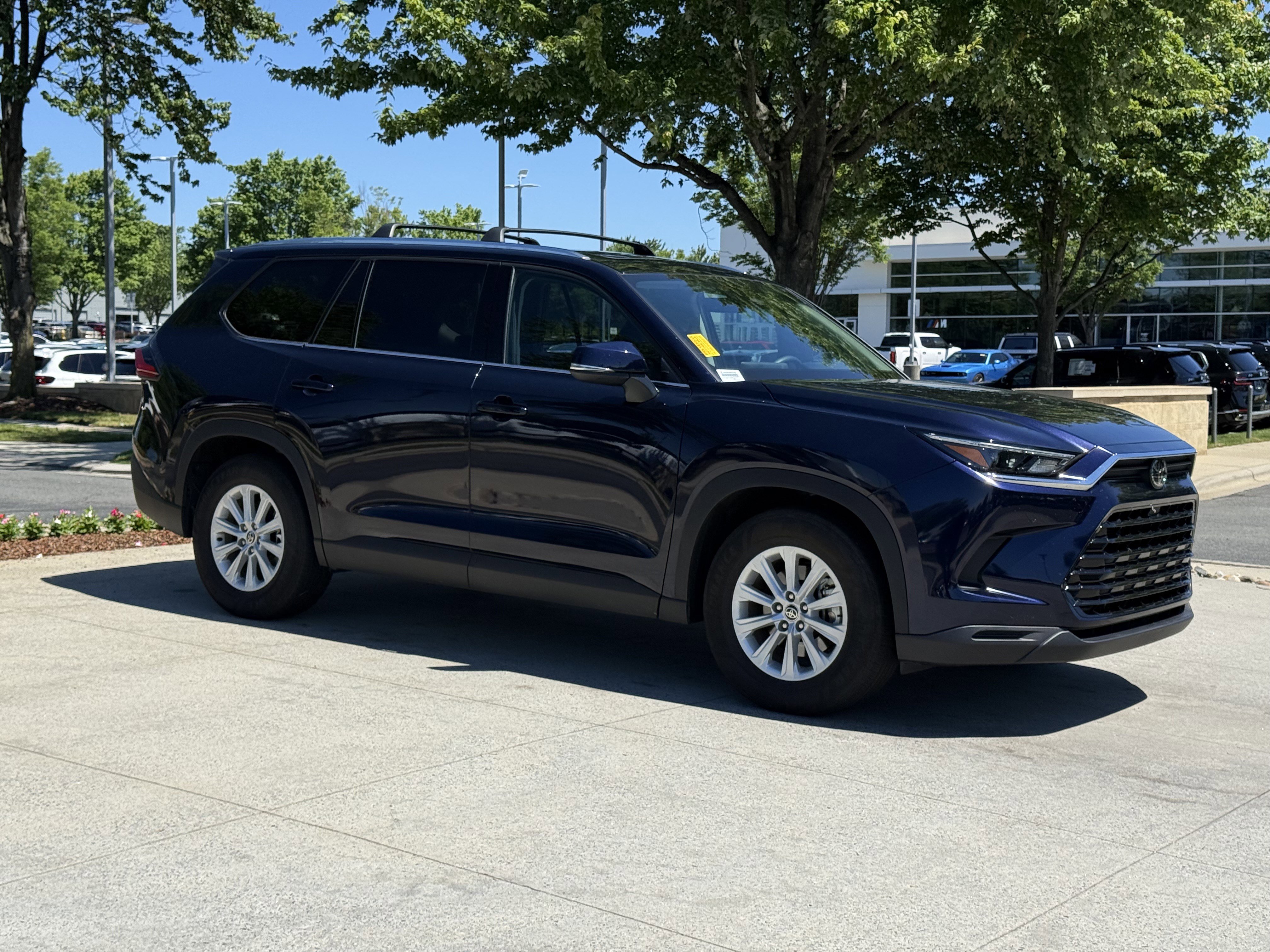 Used 2024 Toyota Grand Highlander AWD Hybrid image 2
