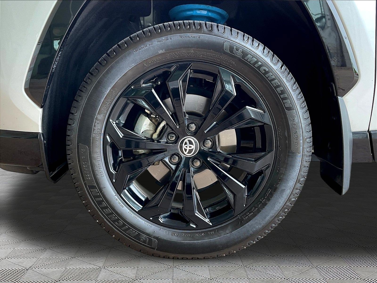 Used 2023 Toyota RAV4 XSE AWD/4WD image 32