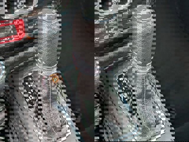 Used 2025 Jeep Wrangler Unlimited Rubicon image 22