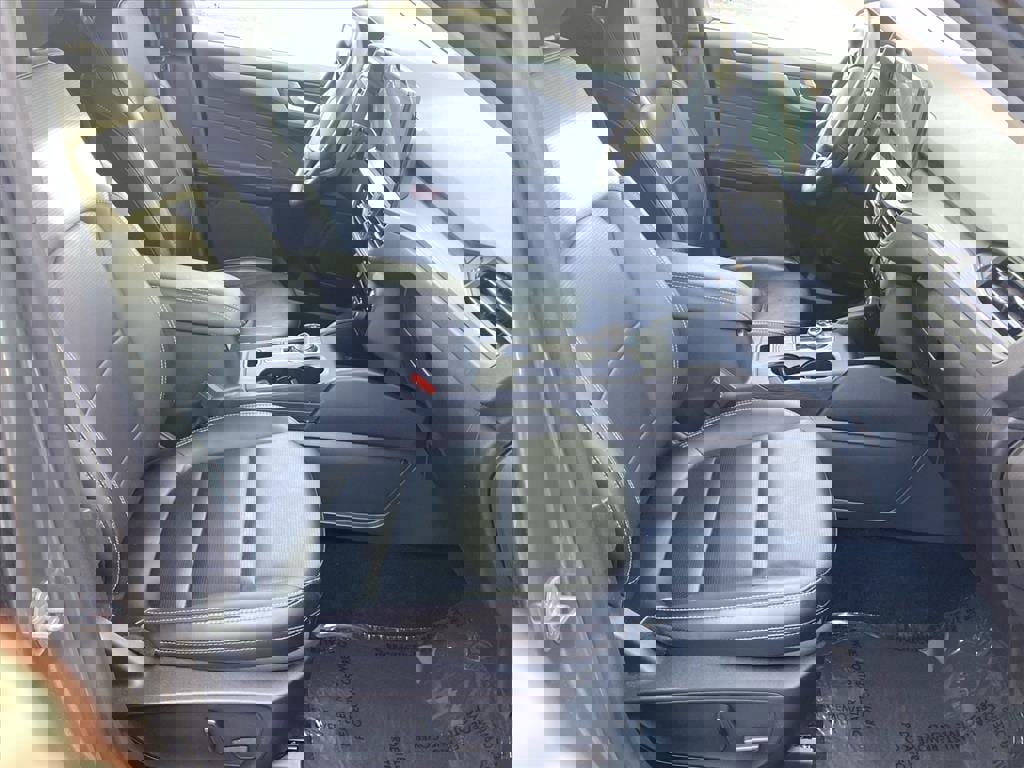 Used 2025 Ford Escape Platinum image 25