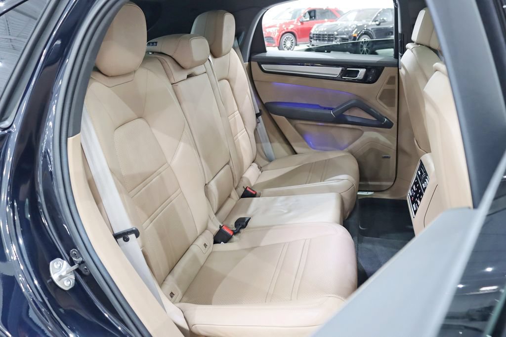 Used 2023 Porsche Cayenne S AWD/4WD image 31
