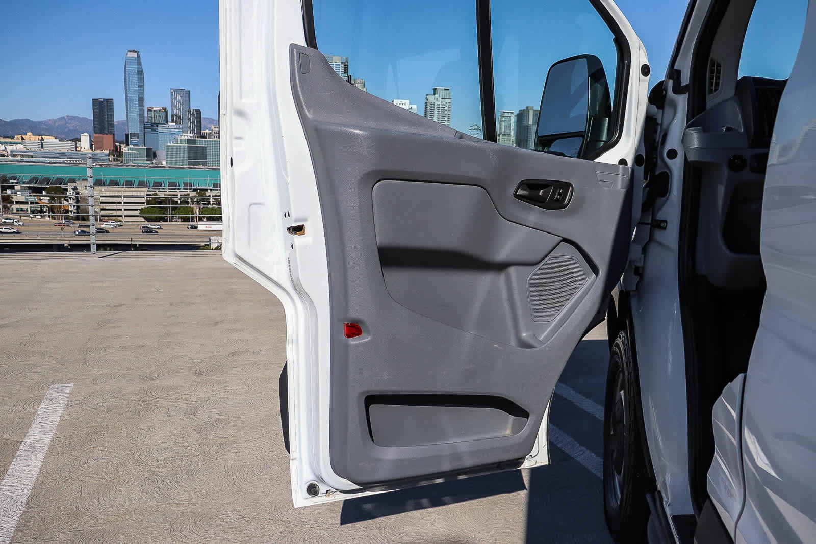 Used 2018 Ford Transit 350 XL image 22