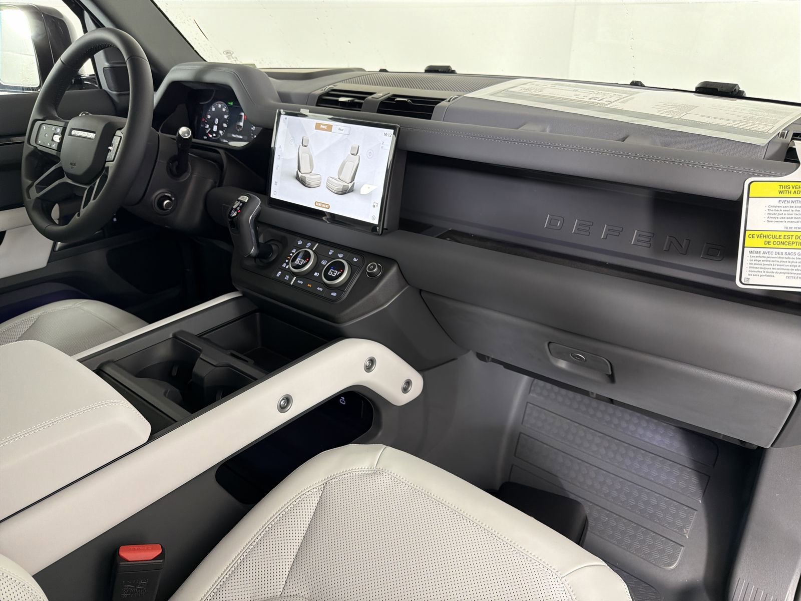 New 2025 Land Rover Defender 130 X-Dynamic SE image 35