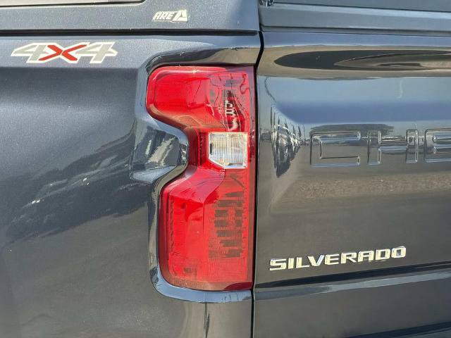 Used 2023 Chevrolet Silverado 1500 LT AWD/4WD image 9