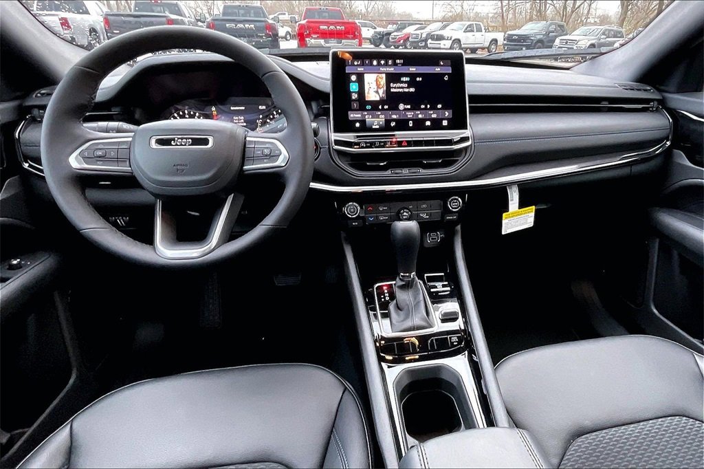 New 2026 Jeep Compass Latitude image 5