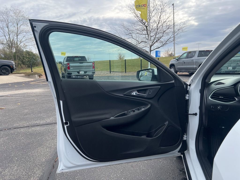 Used 2024 Chevrolet Malibu LT image 8