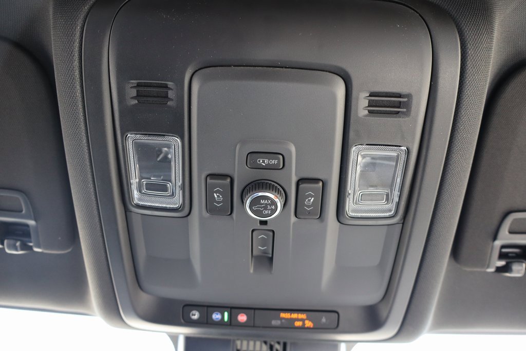 New 2025 Chevrolet Suburban Premier image 21