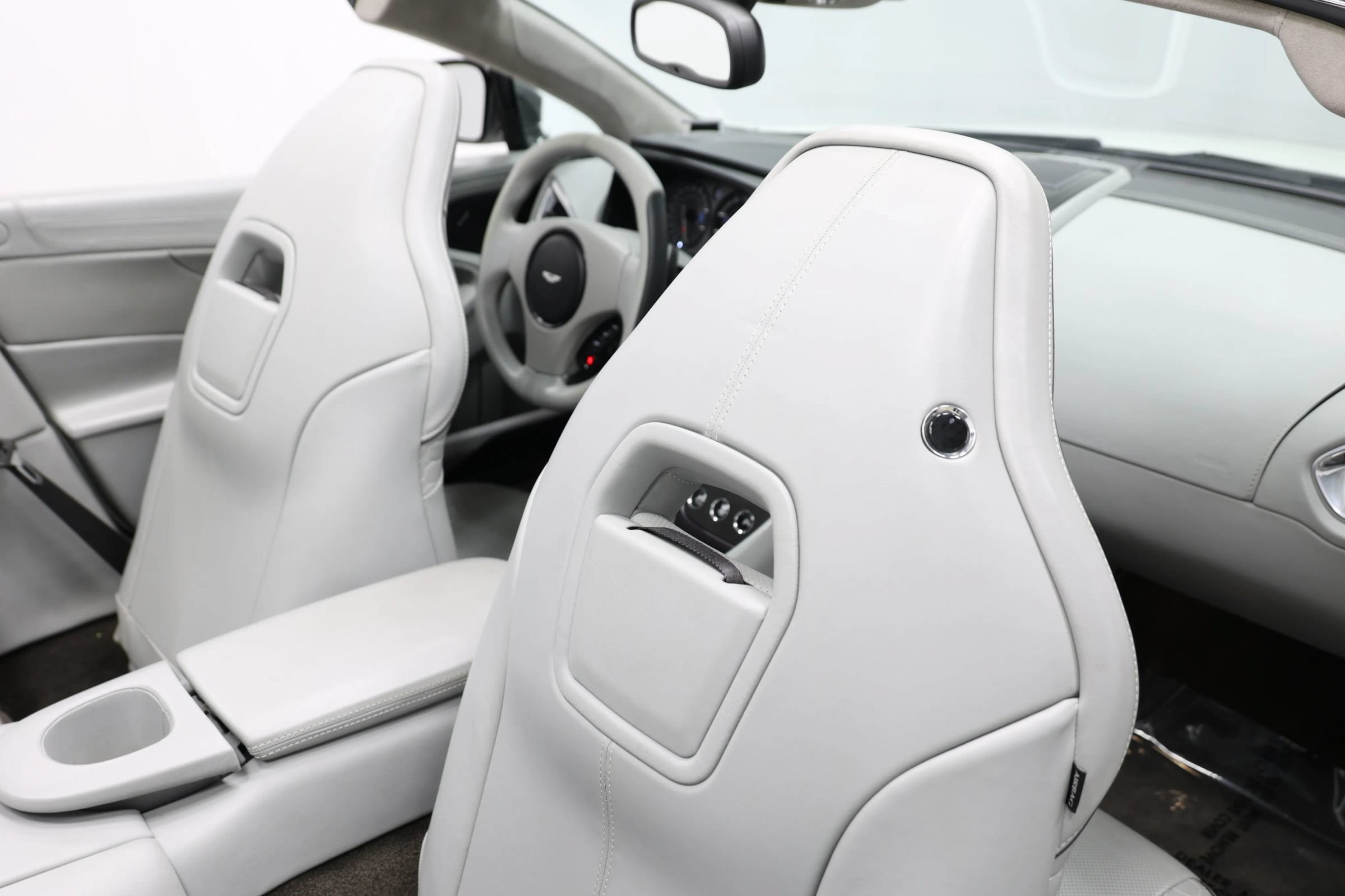 Used 2014 Aston Martin Vanquish Volante RWD image 80