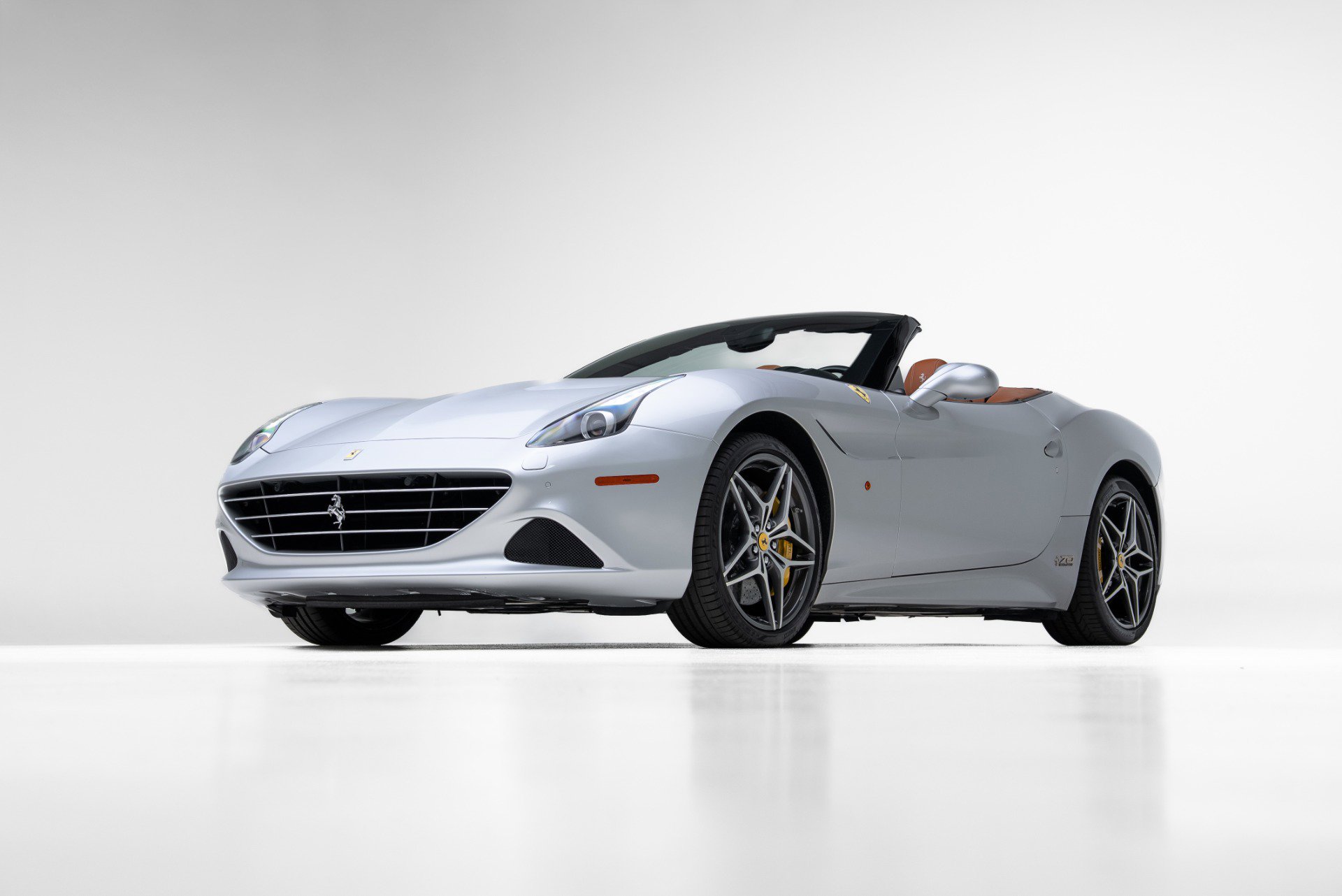 Used 2016 Ferrari California T image 29