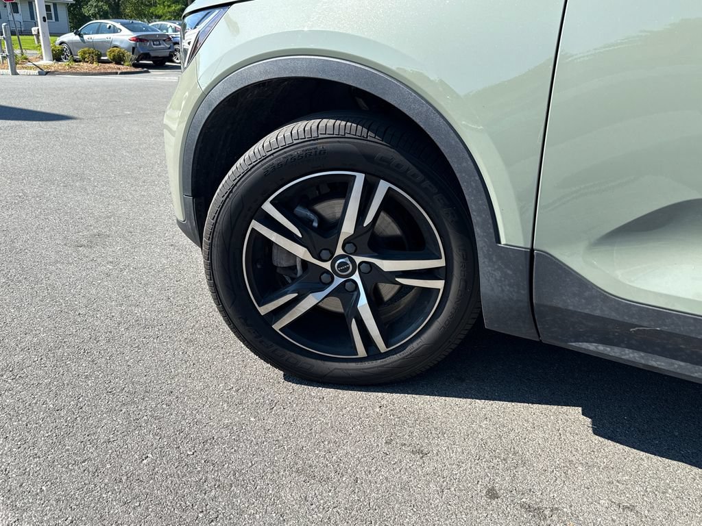 Used 2024 Volvo XC40 B5 Core AWD/4WD image 27