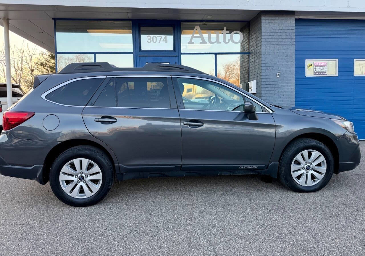 Used 2018 Subaru Outback 2.5i Premium AWD/4WD image 2