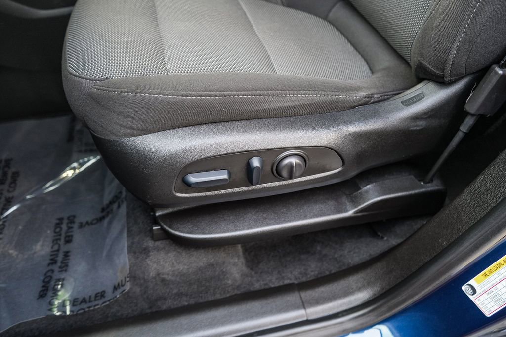 Used 2023 Chevrolet Traverse LT FWD image 21