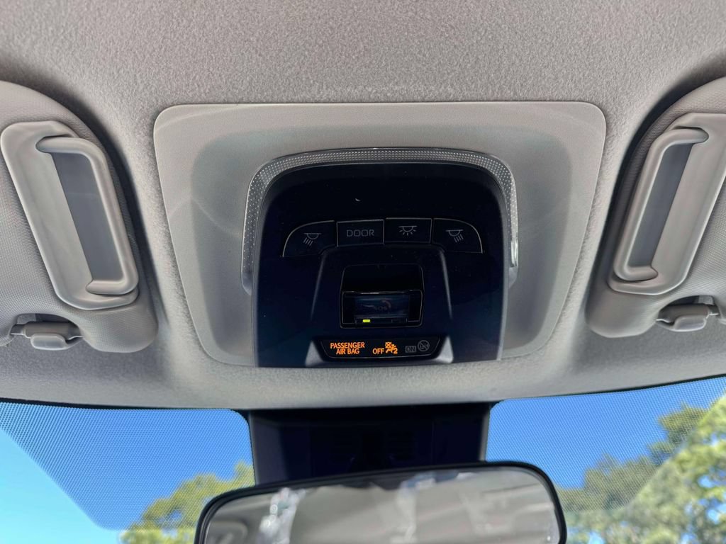 Used 2025 Toyota Corolla LE FWD image 33