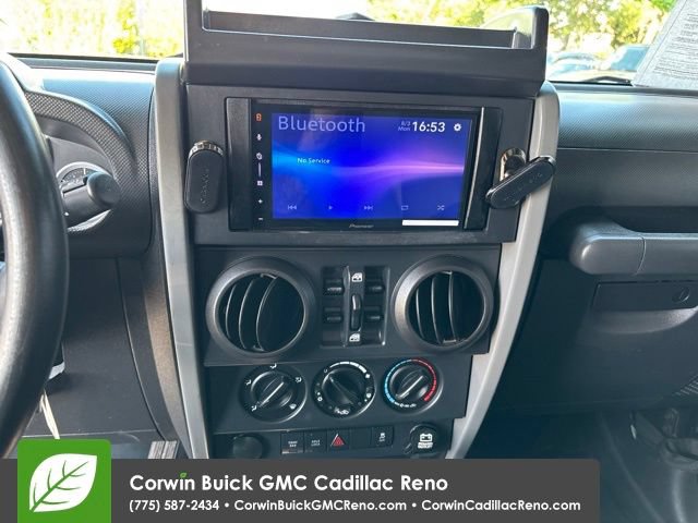 Used 2010 Jeep Wrangler Unlimited Rubicon w/ Dual Top Group AWD/4WD image 25