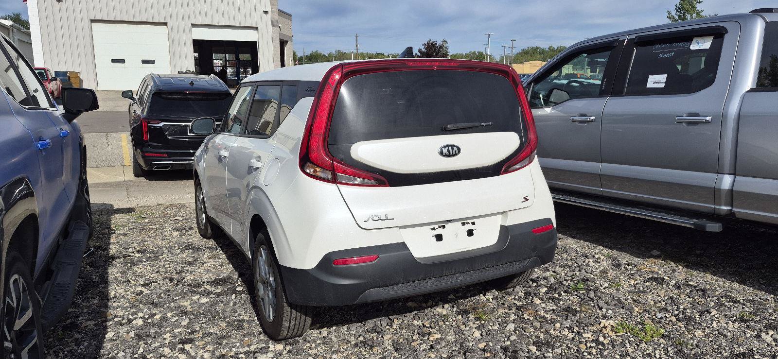 Used 2020 Kia Soul S FWD image 4