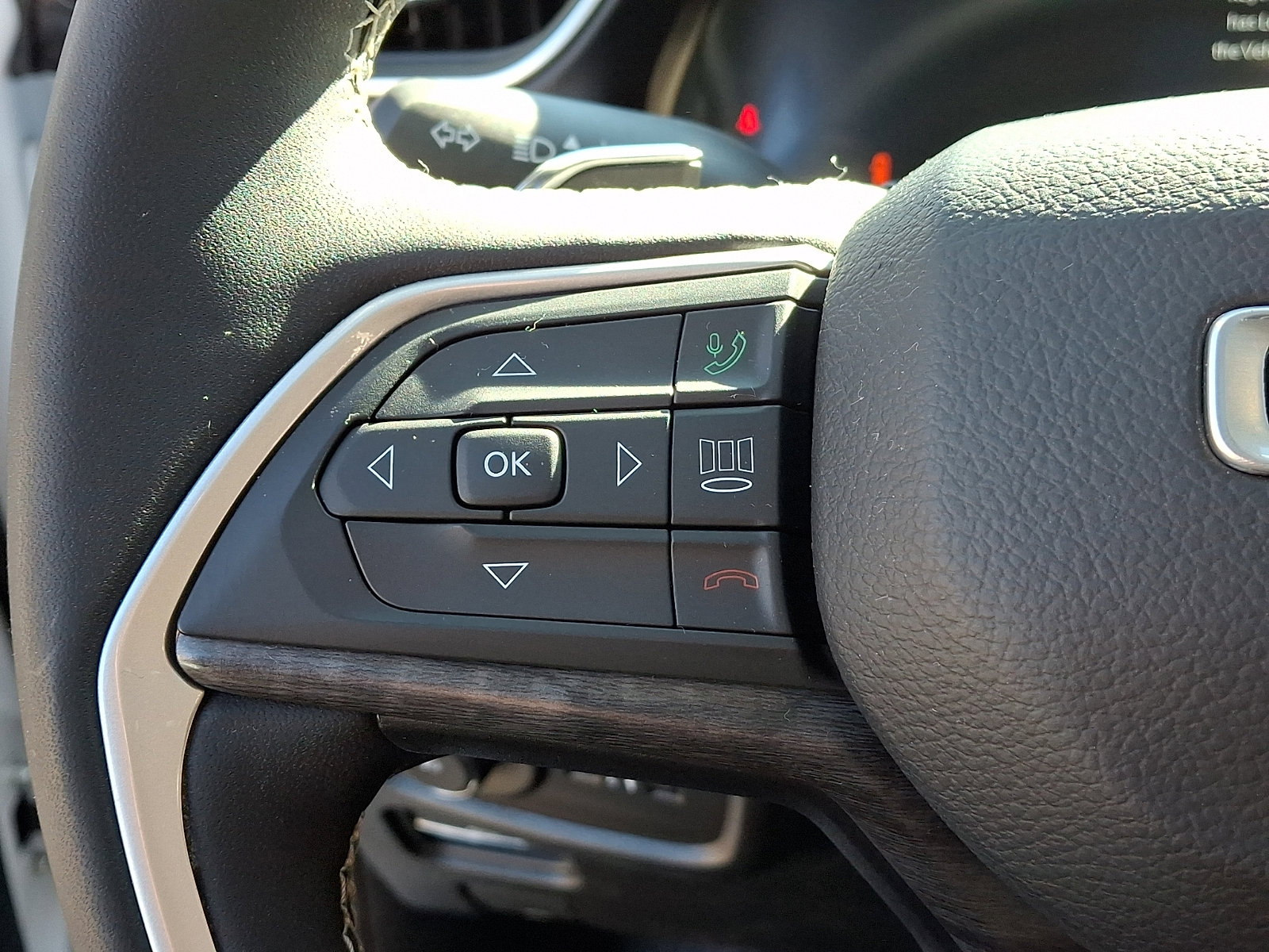 Certified 2023 Jeep Grand Cherokee L Limited AWD/4WD image 24